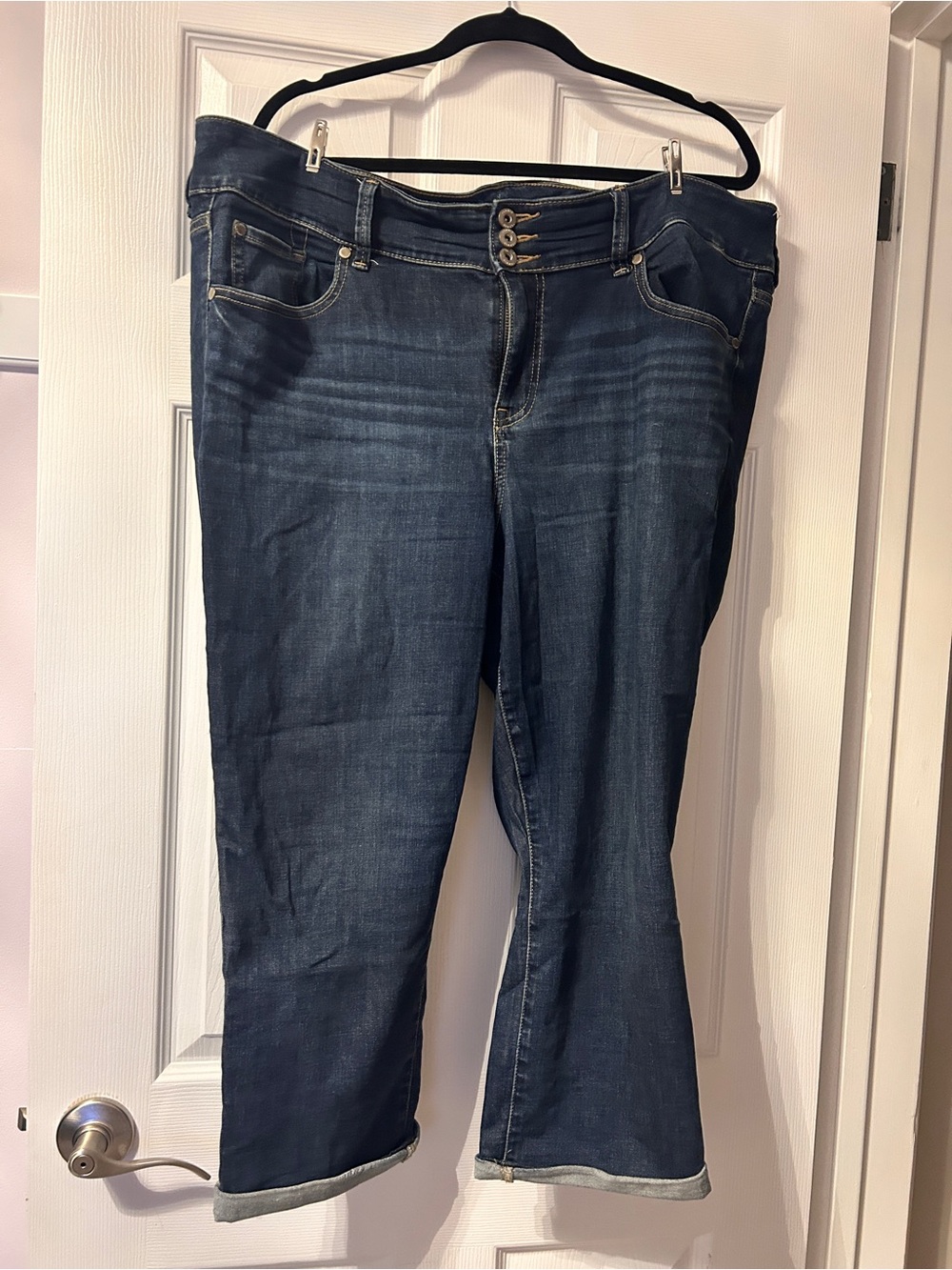 Torrid dark Blue Women's Stretch  cropped jeans